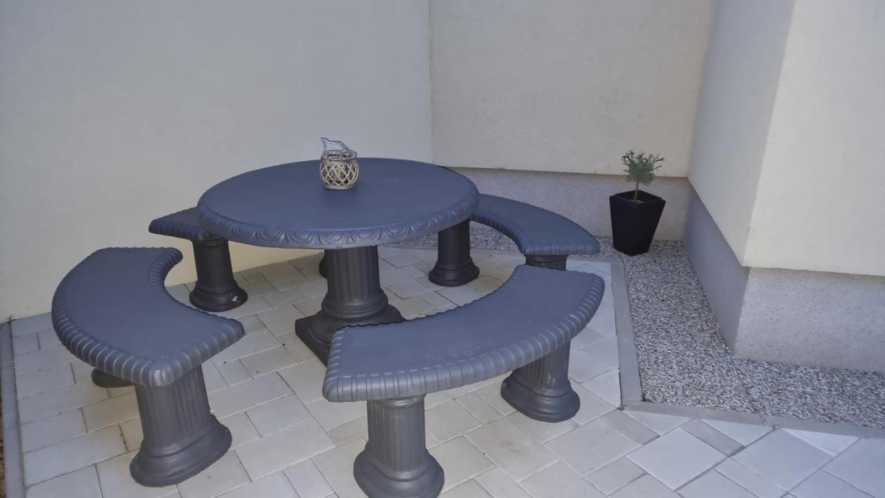 Two Stars - Villa Sunce Сень Экстерьер фото